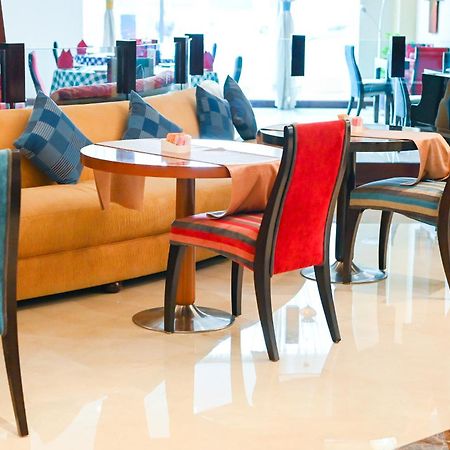 City Seasons Hotel & Suites Muscat Exterior photo