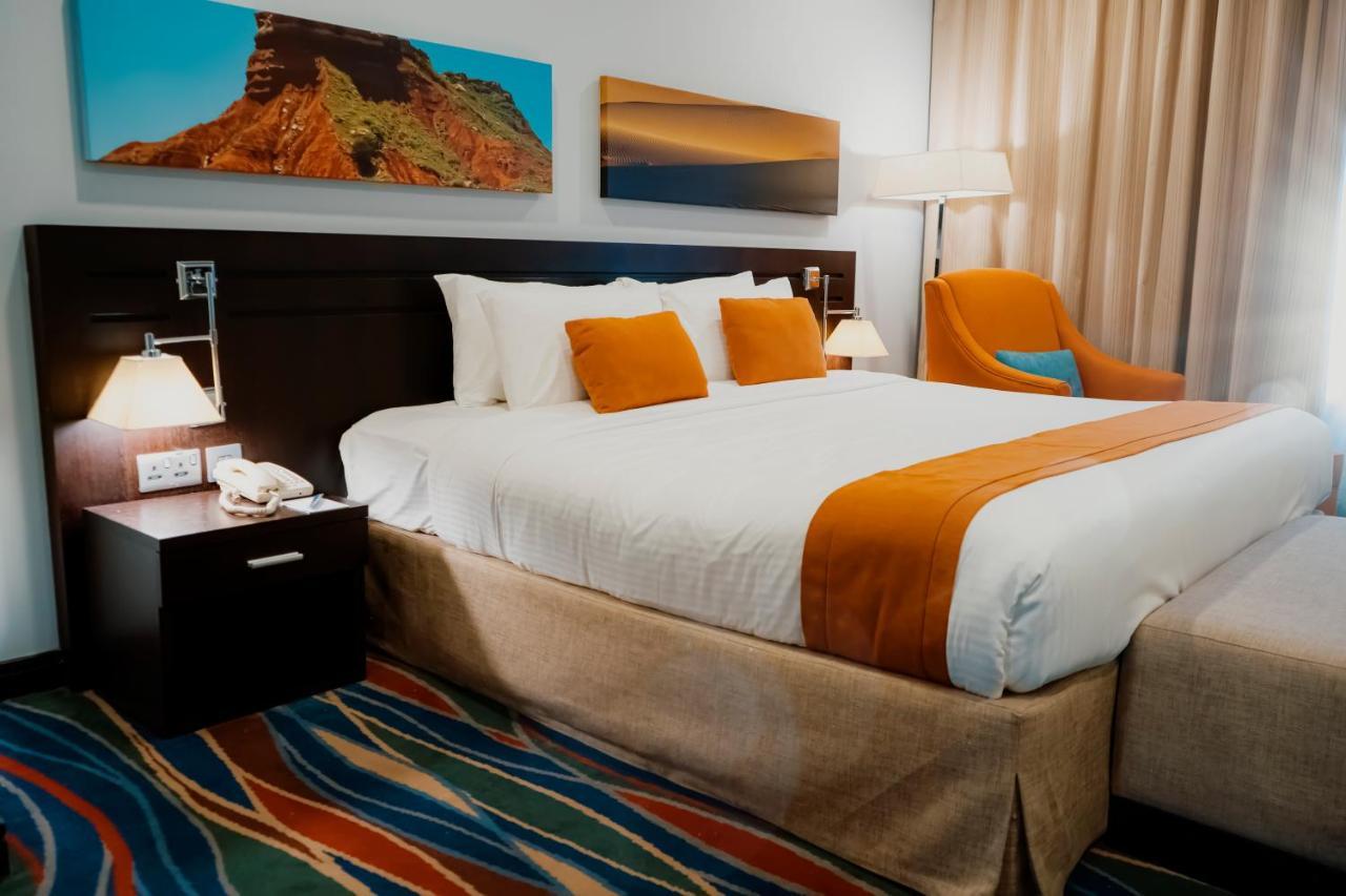 City Seasons Hotel & Suites Muscat Exterior photo