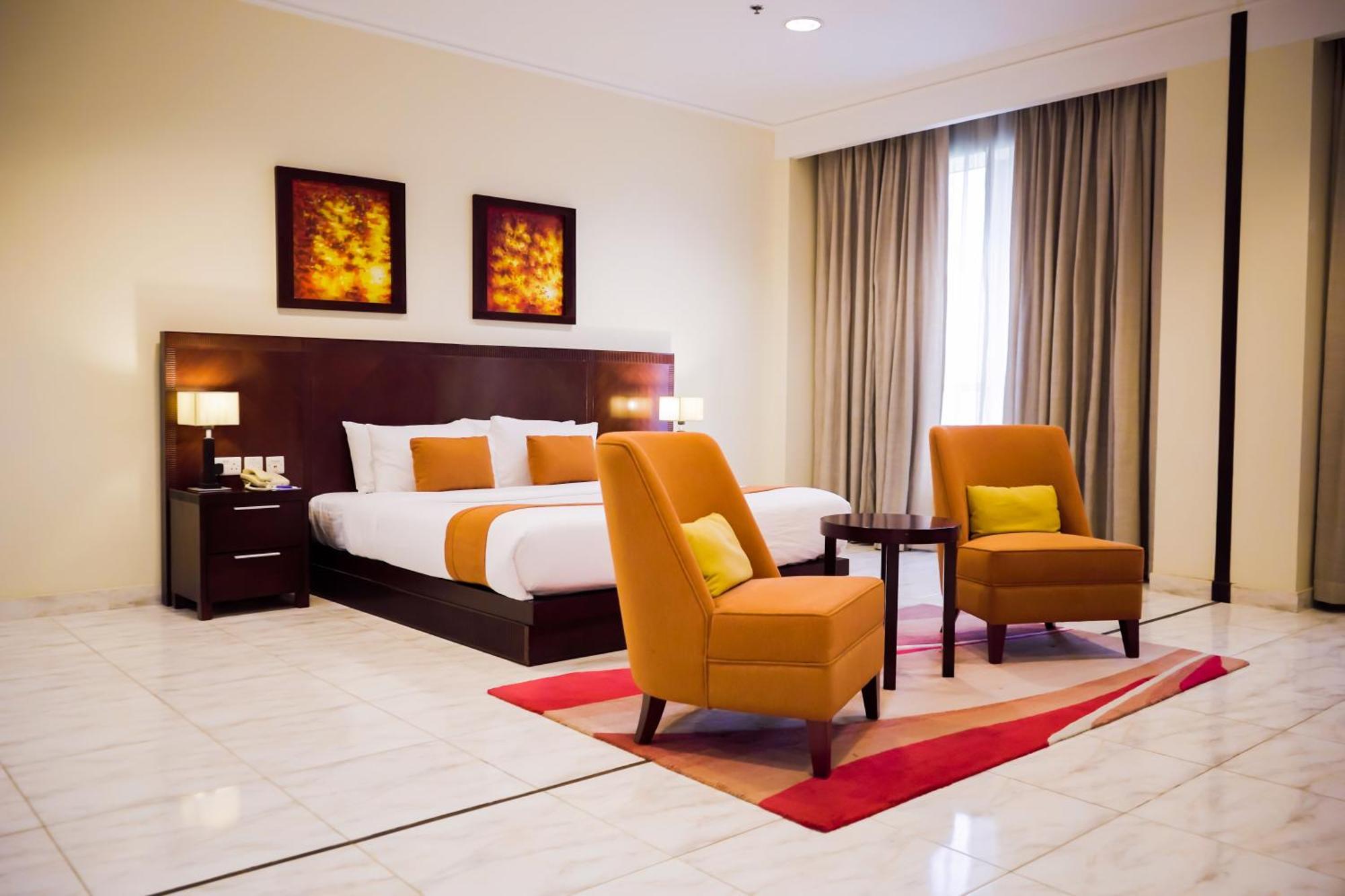 City Seasons Hotel & Suites Muscat Exterior photo