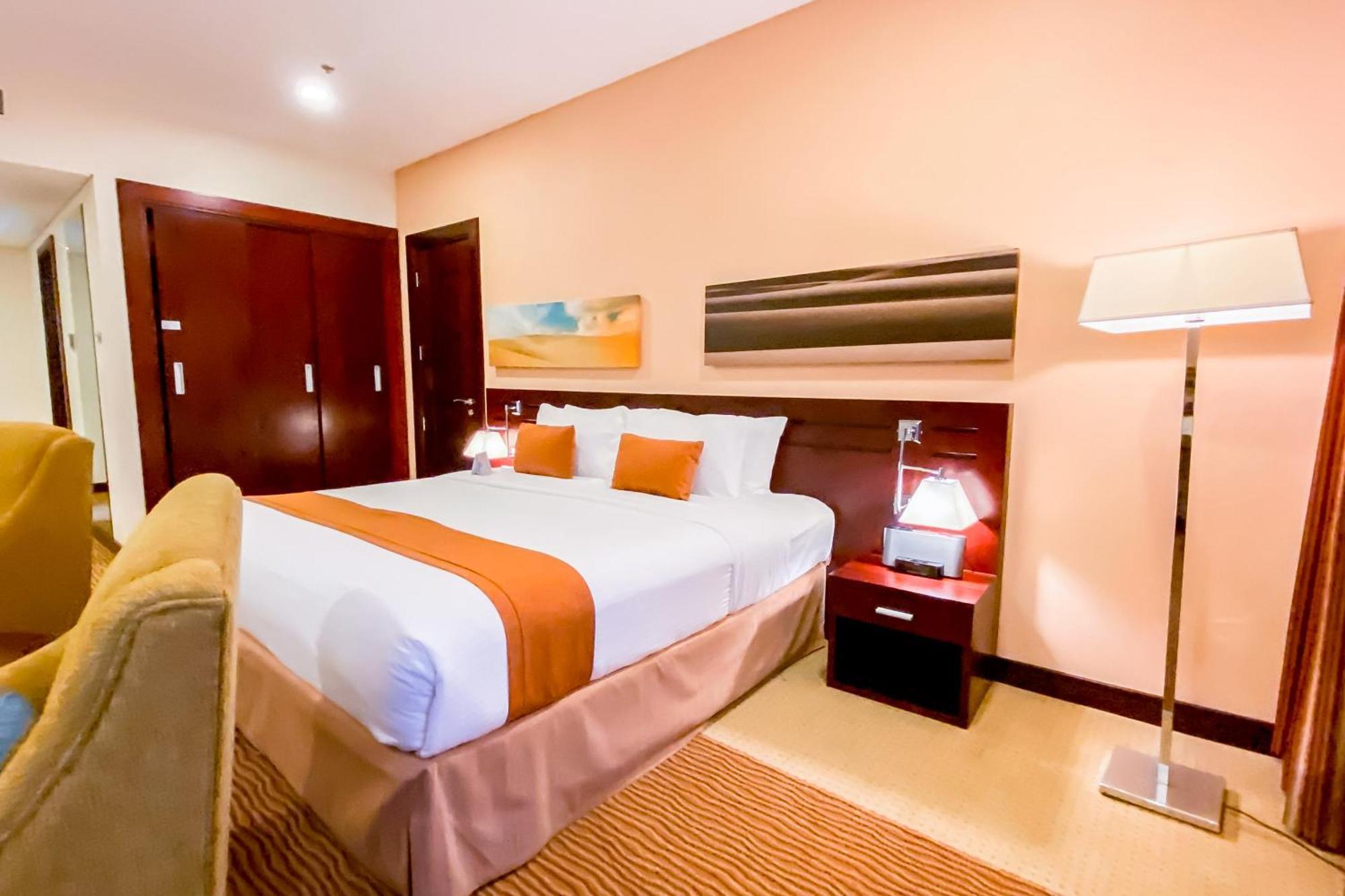 City Seasons Hotel & Suites Muscat Exterior photo