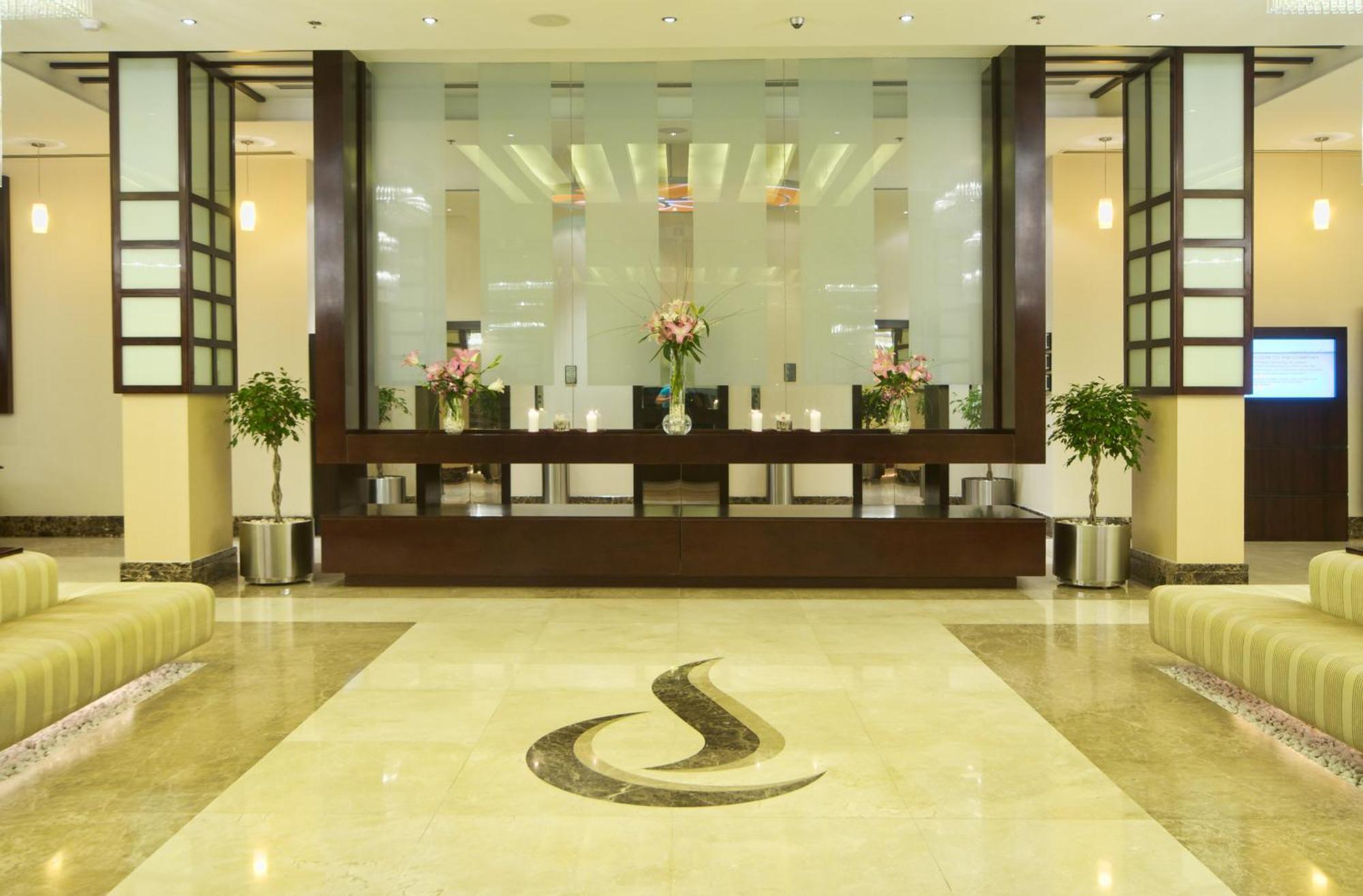 City Seasons Hotel & Suites Muscat Exterior photo