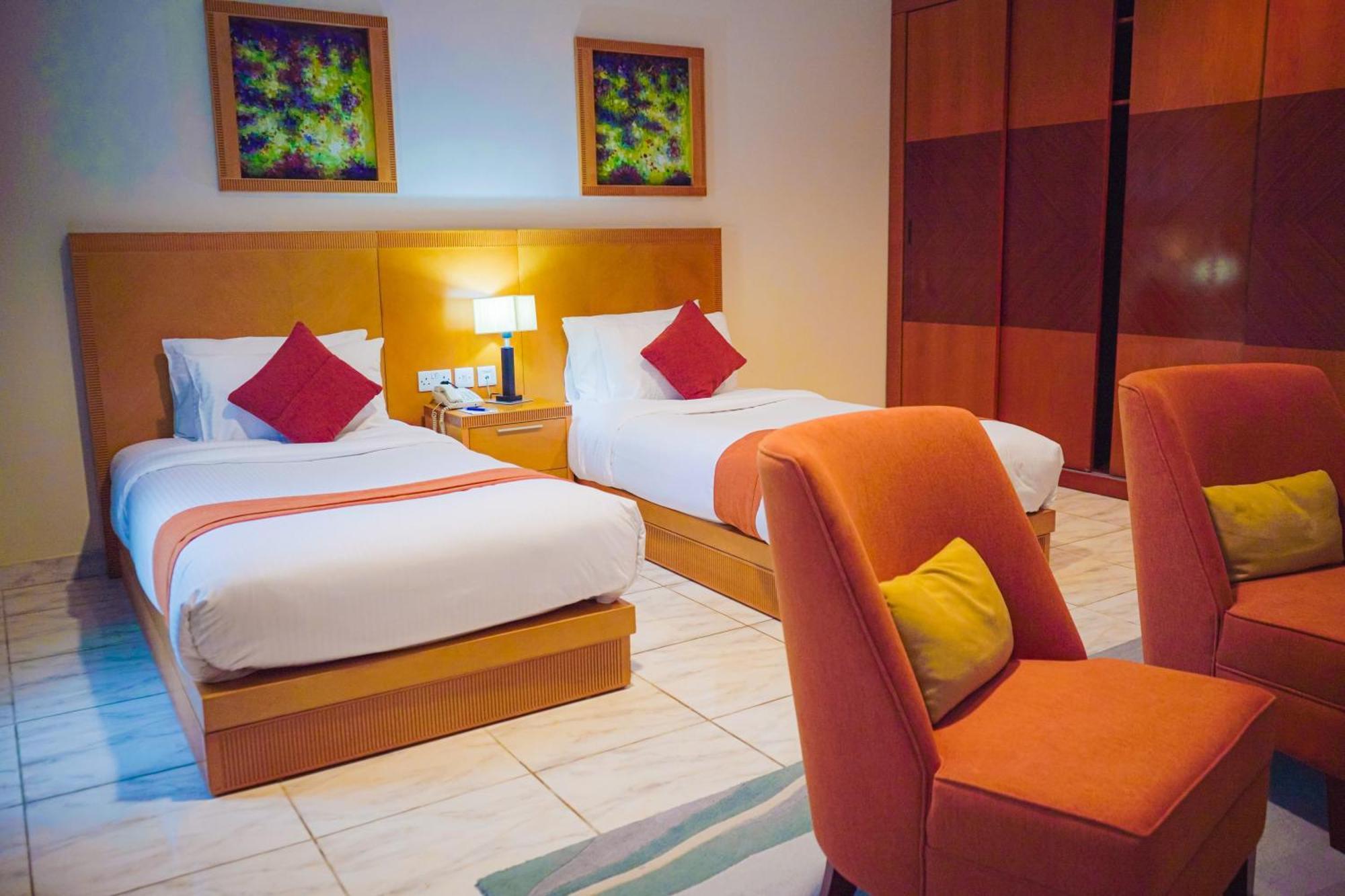 City Seasons Hotel & Suites Muscat Room photo