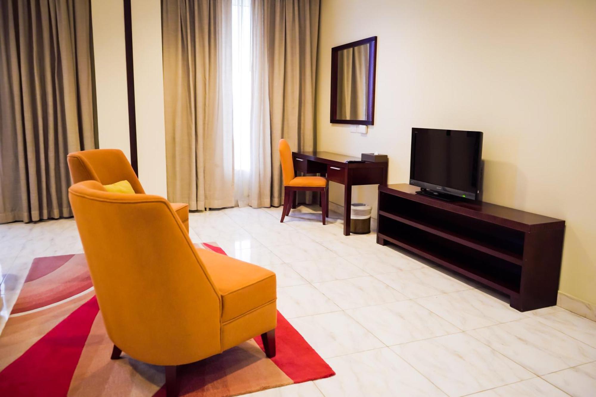 City Seasons Hotel & Suites Muscat Room photo