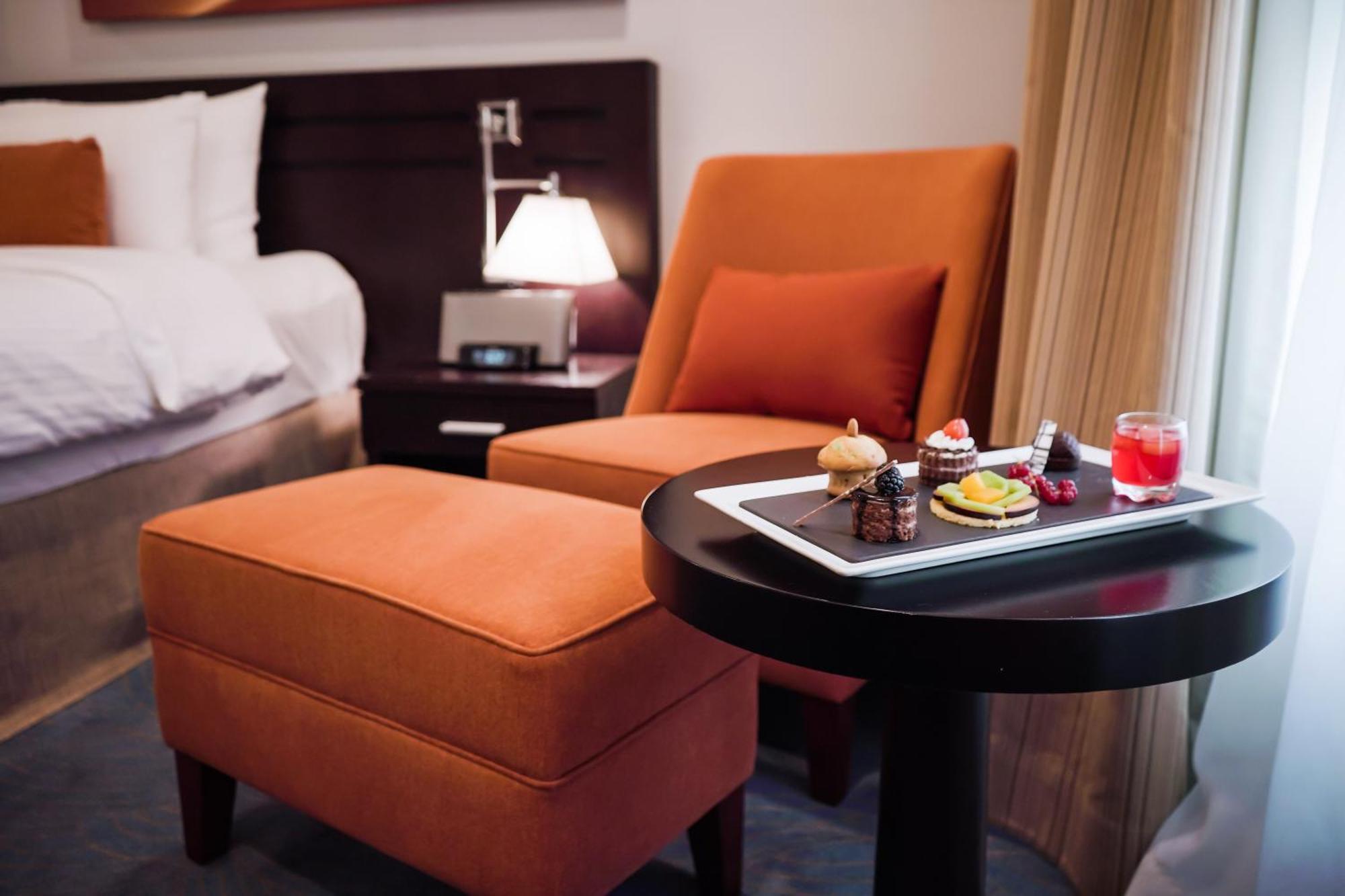 City Seasons Hotel & Suites Muscat Room photo