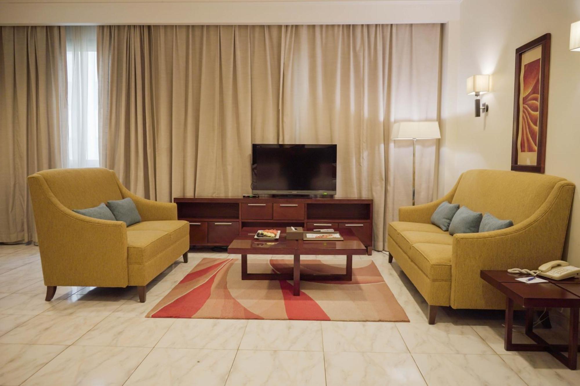 City Seasons Hotel & Suites Muscat Room photo